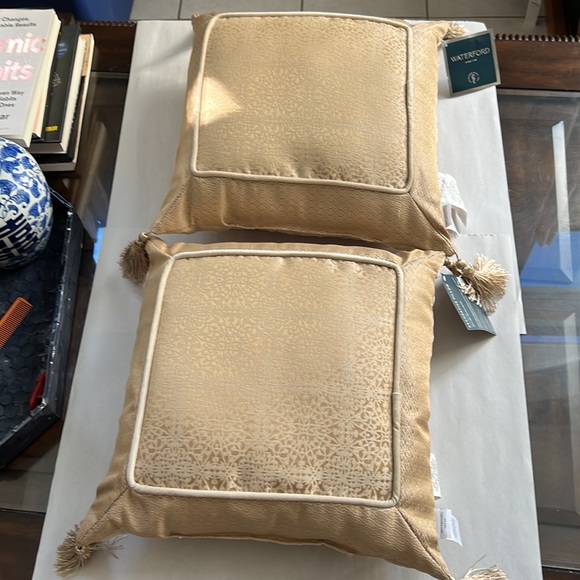 Bundle Of Waterford Ruffino Collection Trim-Tasseled Reversible Jacquard Pillows - Picture 5 of 13